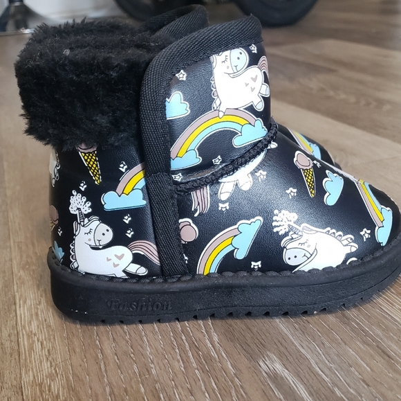 Toddler unicorn boots - Picture 3 of 7